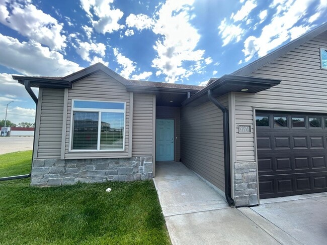 Primary Photo - 5974 Pinnacle Pl