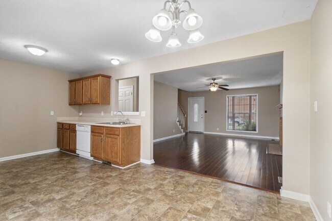 Building Photo - 1566 Autumn Dr