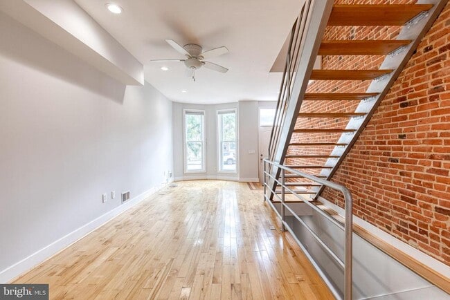 Building Photo - 632 E Fort Ave