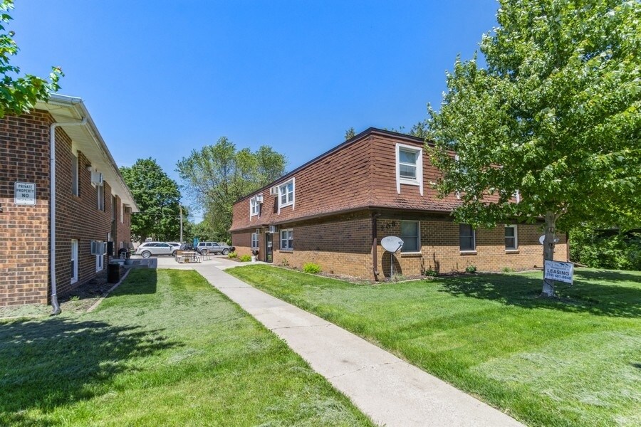 Building Photo - 204 E Main St
