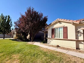 Building Photo - 10787 Grayslake Dr