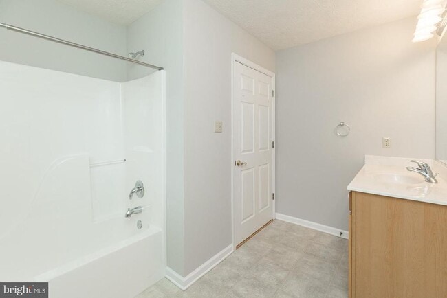 Building Photo - 106 Butterscotch Ct