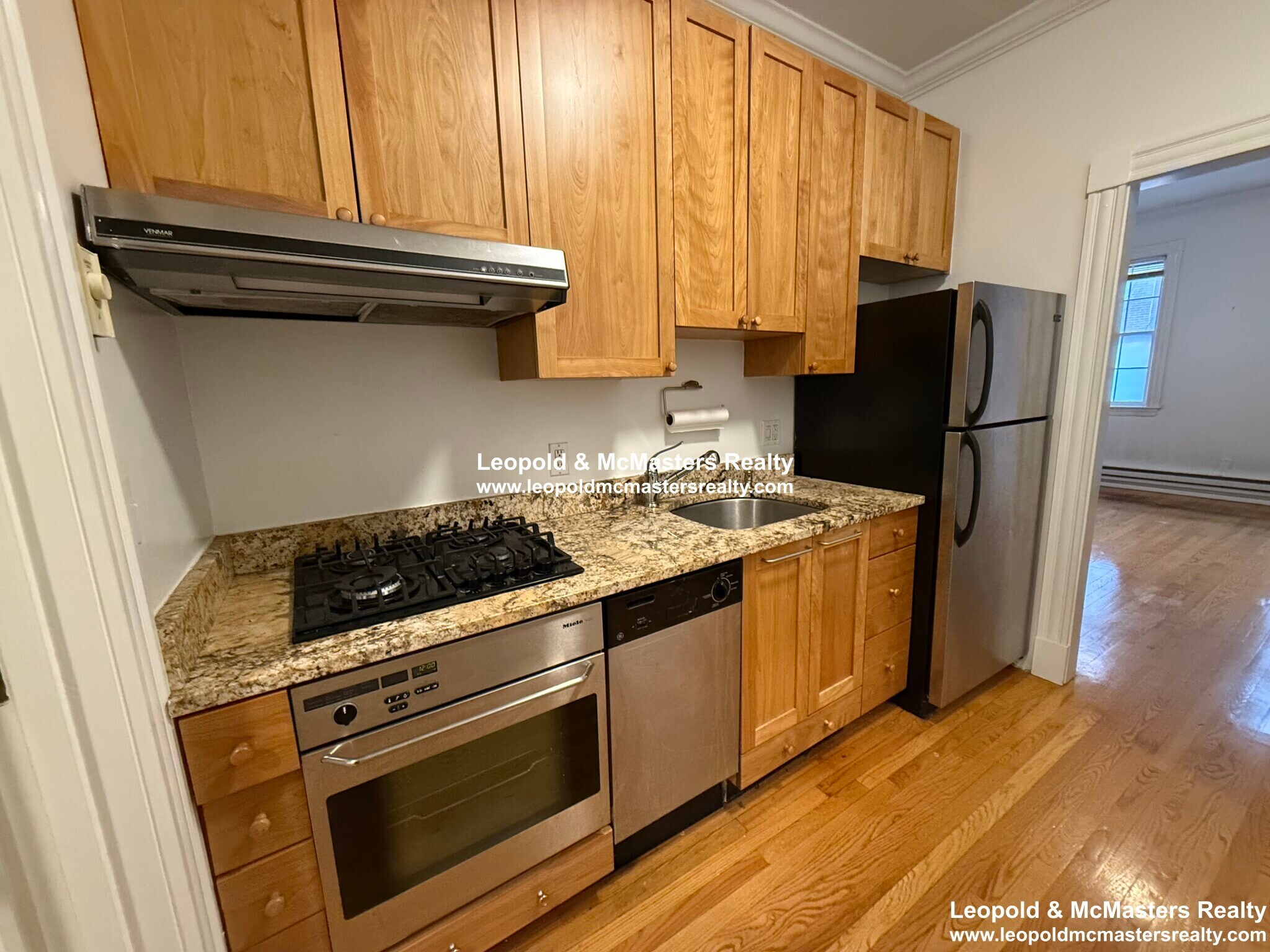 Building Photo - 80 West Cedar St