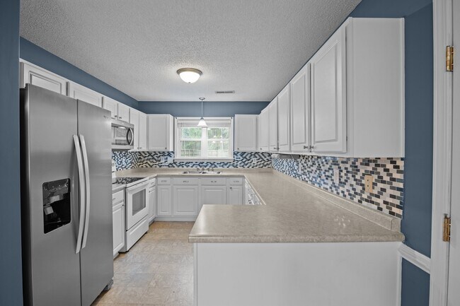 Building Photo - 202 Fairmount Way