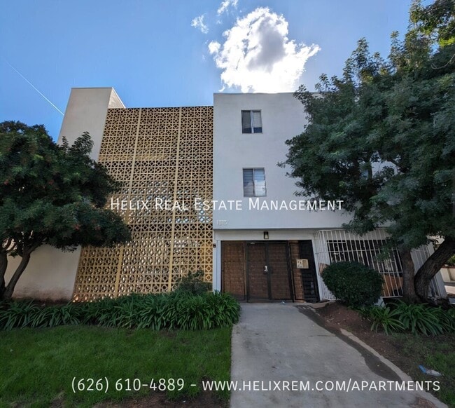 Building Photo - 1313 Huntington Dr