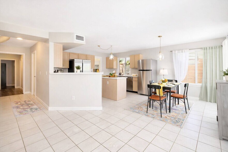 Building Photo - 11328 N 89th Dr