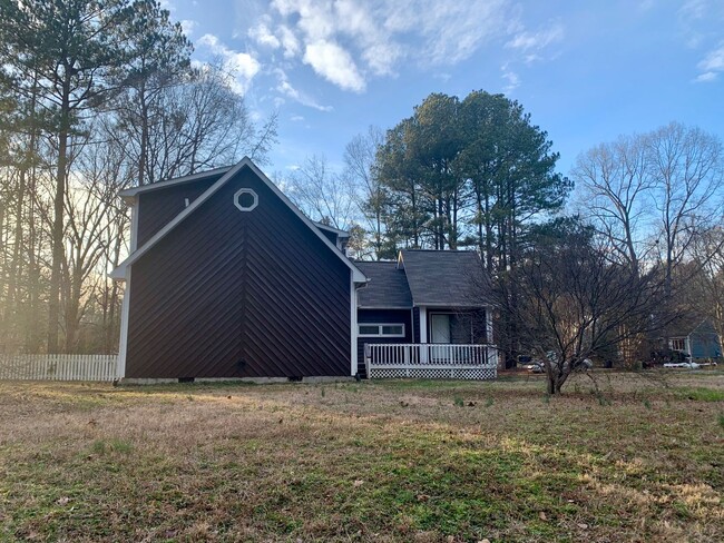 Building Photo - 3 Bed | 3 Bath House in Durham - Lawn Care...