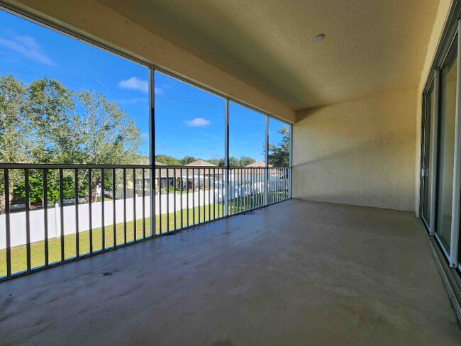 Building Photo - 4560 SW 52nd Cir