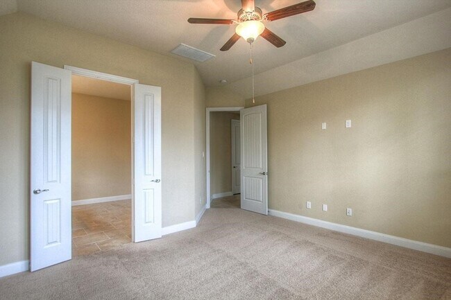Building Photo - 123 Colton Ct