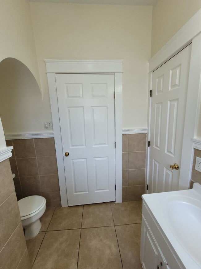 Building Photo - 4702 Euphrosine St