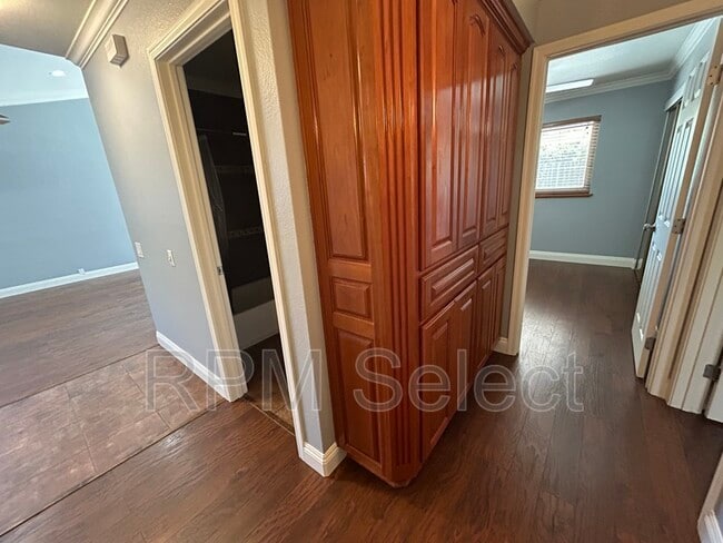 Building Photo - 5349 Vichy Cir