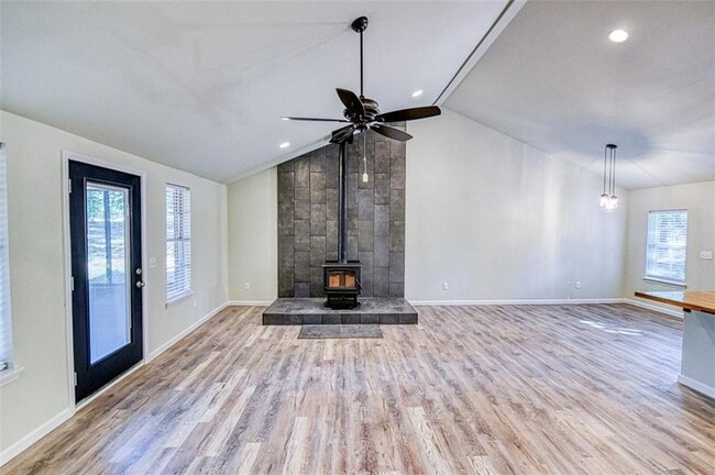 Building Photo - 211 Bumgarner Ave