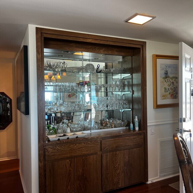Building Photo - 1150 Tarpon Center Dr