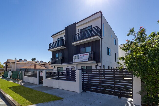 Building Photo - 14420 Tiara St