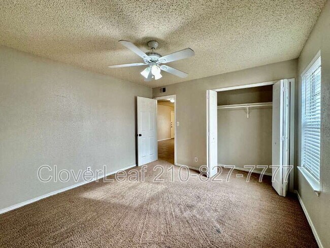 Building Photo - 10561 Starcrest Dr