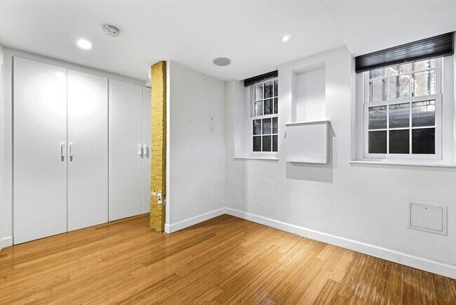 Building Photo - 11 Fayette St