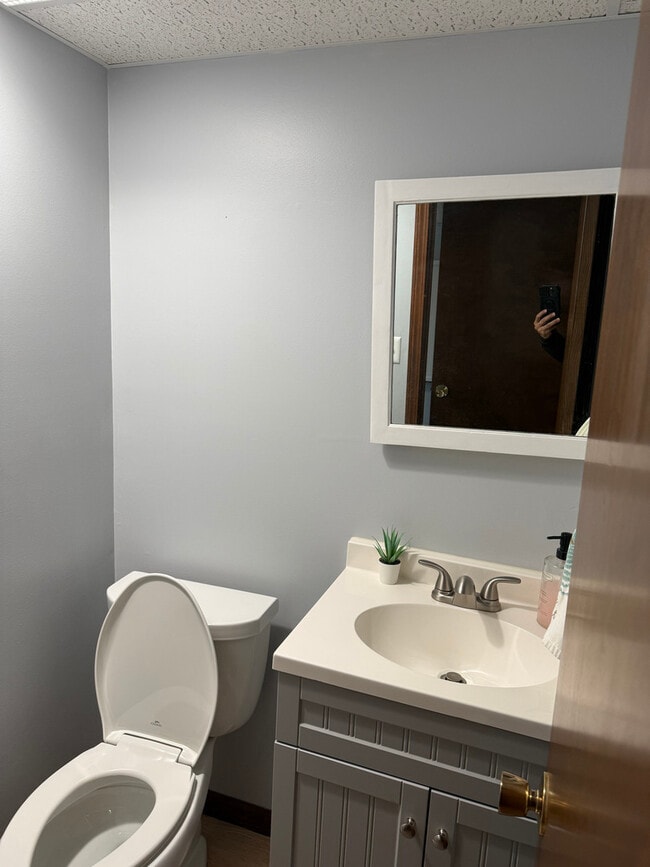 Building Photo - 13831 S Mallard Dr