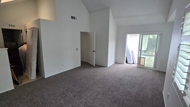 Building Photo - 10348 Rancho Carmel Dr