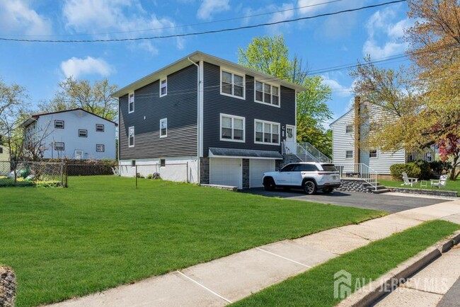 Building Photo - 36 Van Buren Ave