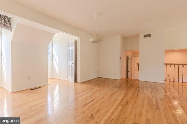 Building Photo - 3929 Sunflower Cir