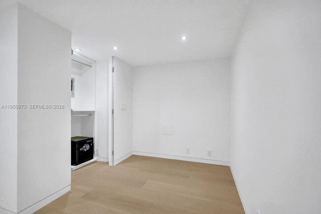 Building Photo - 1111 Crandon Blvd