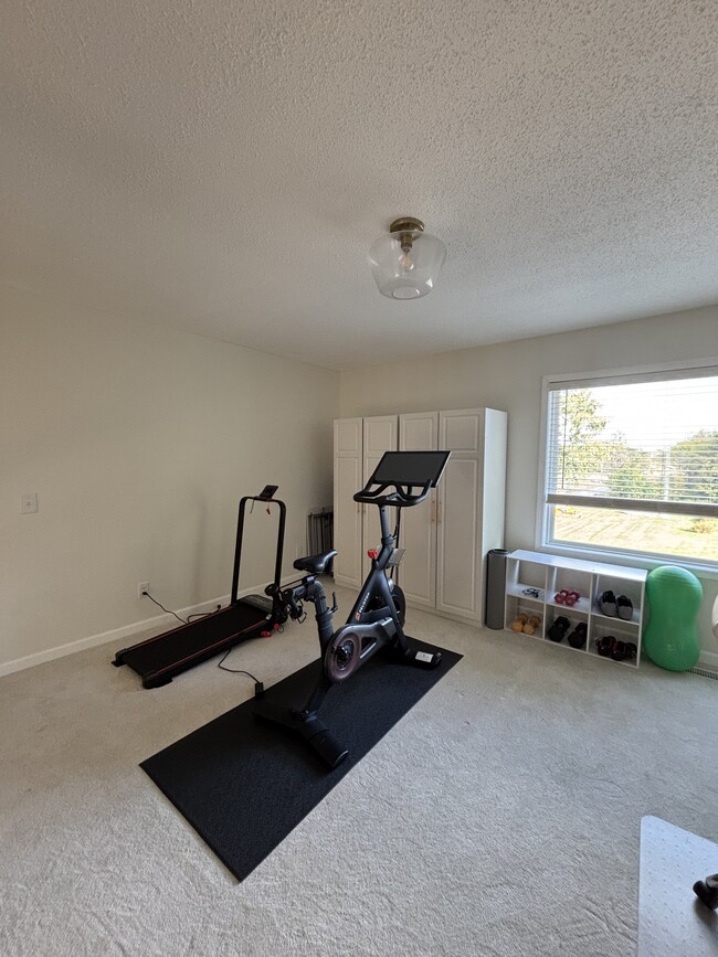 Building Photo - 713 Bent Tree Dr