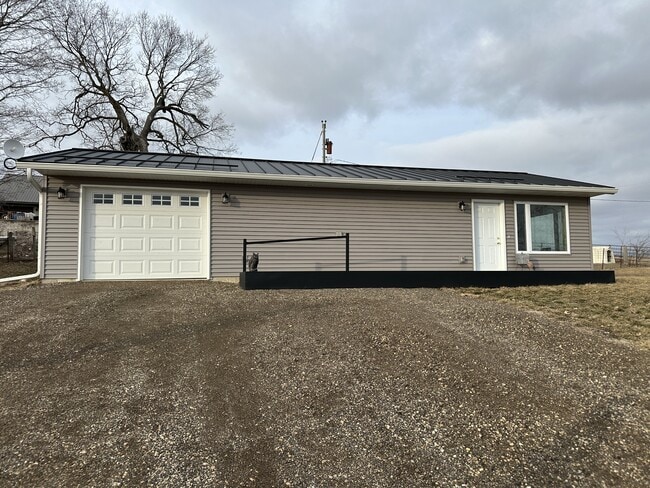 Building Photo - 8102 N Scheider Rd