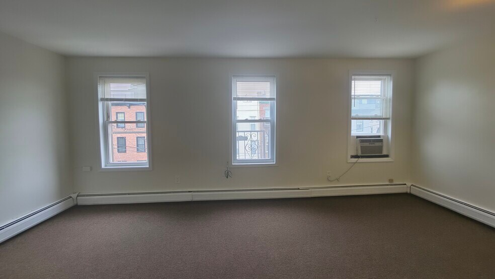 Building Photo - 77 Colgate St