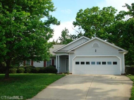 Building Photo - 8 Drakestone Ct
