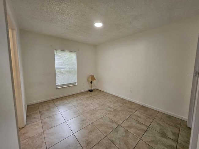 Building Photo - 3651 N Goldenrod Rd