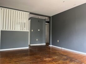 Building Photo - 20 Henderson Dr