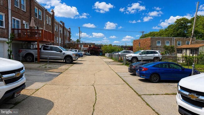 Building Photo - 356 Krams Ave