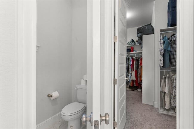 Building Photo - 3203 Scenic Valley Dr