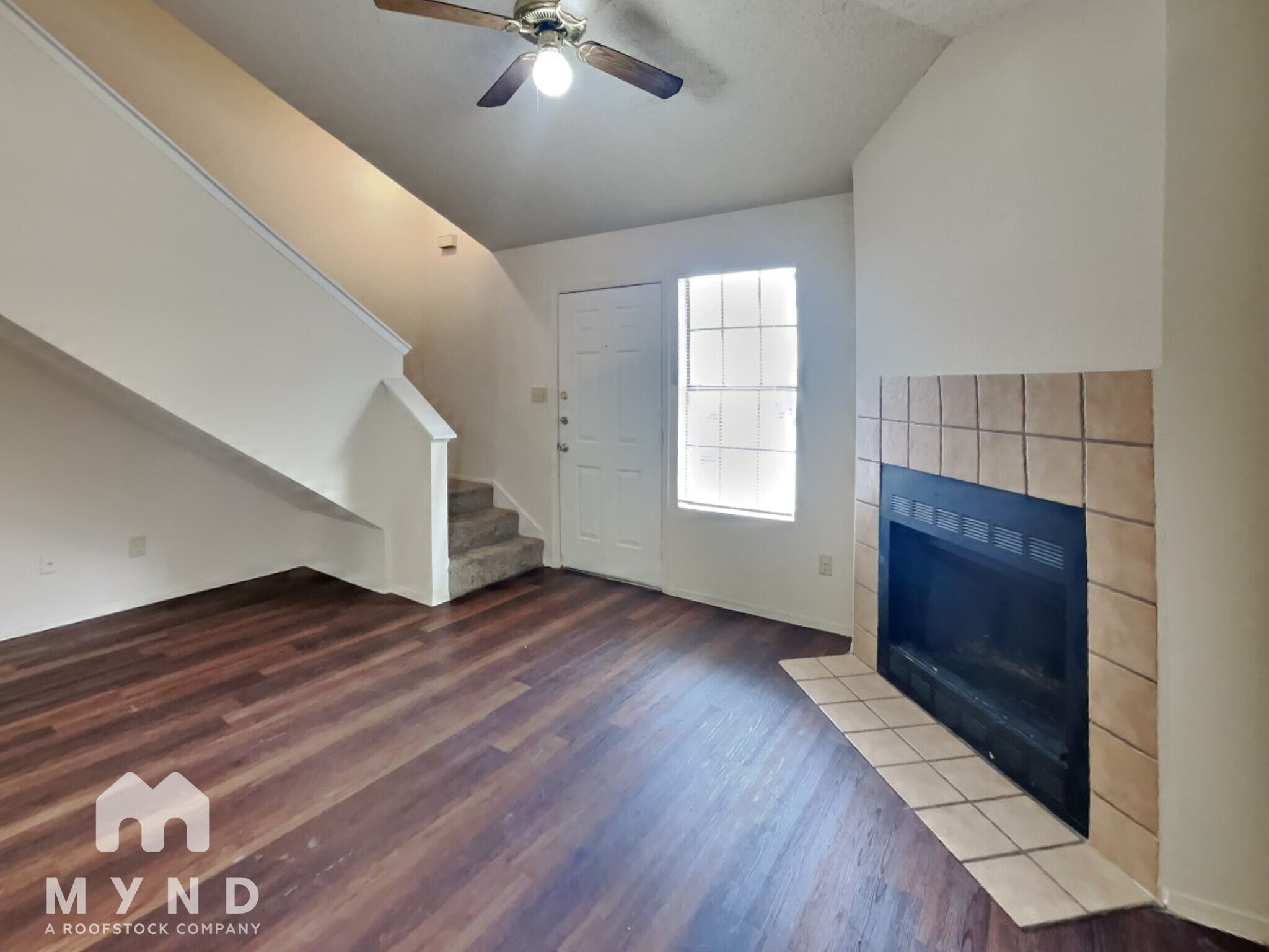 Building Photo - 2214 Creekside Ln