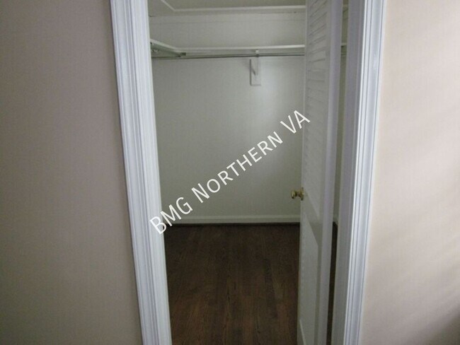 Building Photo - 1160 Wimbledon Dr