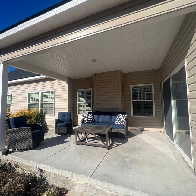 Building Photo - 1622 Prop Dr