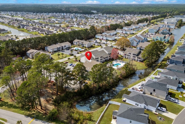 Building Photo - 1920 Bent Grass Dr