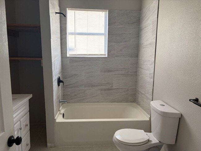 Building Photo - 2015 11th St