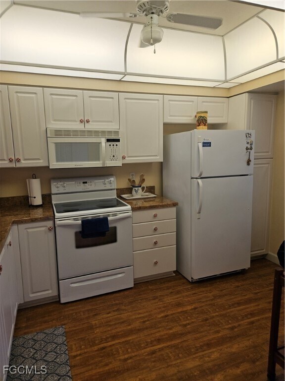 Building Photo - 14901 Park Lake Dr