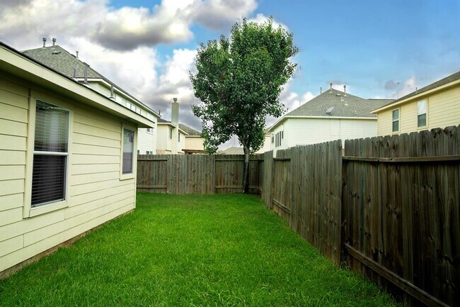 Building Photo - 2414 Alcove Foster Ct