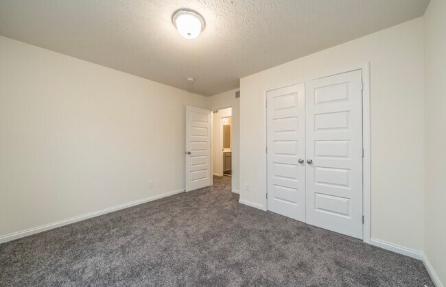 Building Photo - 9834 Codyview Dr