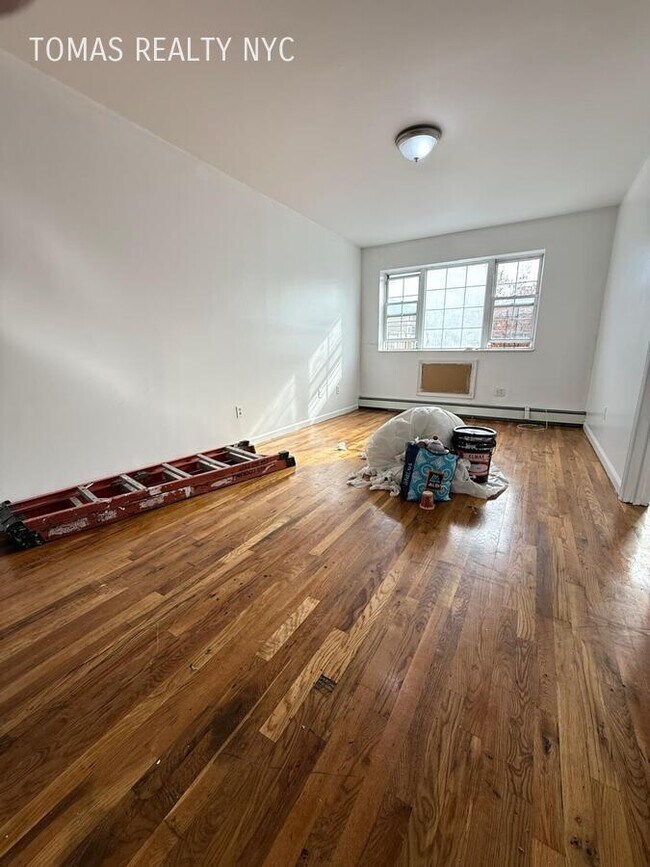 Building Photo - 793 Jennings St