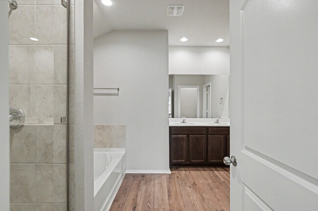 Building Photo - 18287 Woodpecker Trl