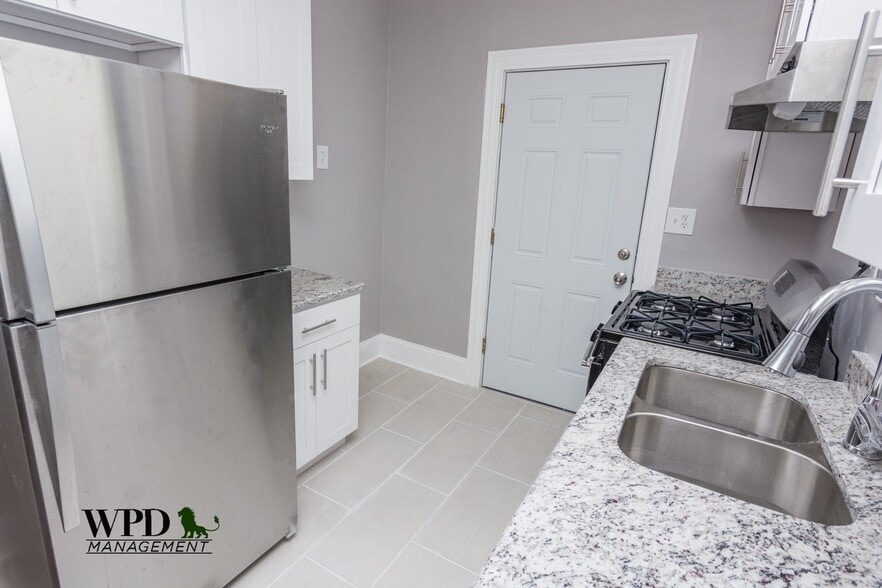 Building Photo - 1311 W 82nd St