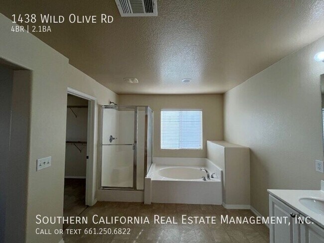 Building Photo - 1438 Wild Olive Rd