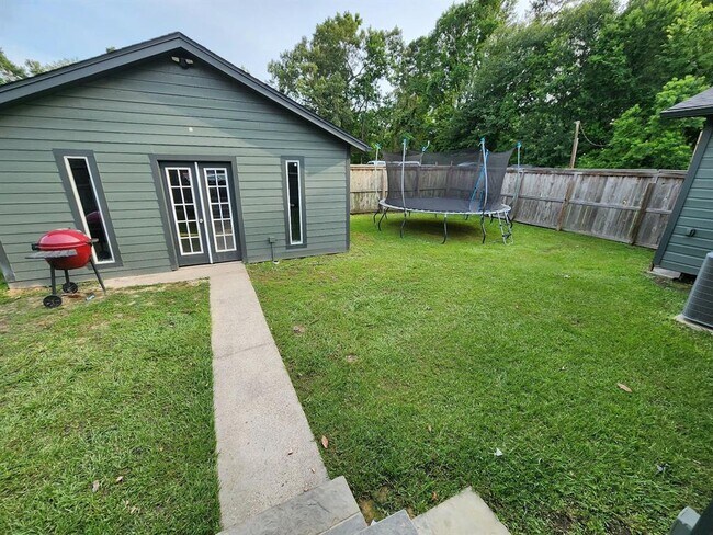 Building Photo - 16890 Porter Ln