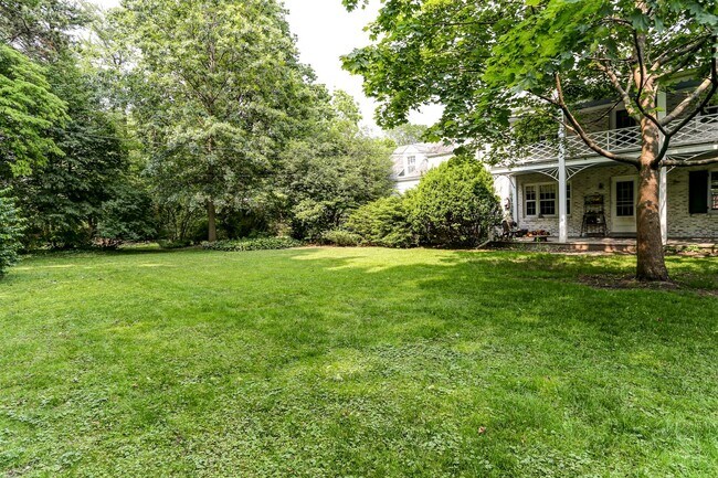 Building Photo - 4 bedroom, 2.5 bathroom home in Camp Hill