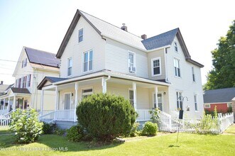 Building Photo - 76 Grand St