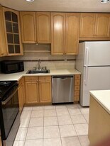 Building Photo - 111 Amberly Dr
