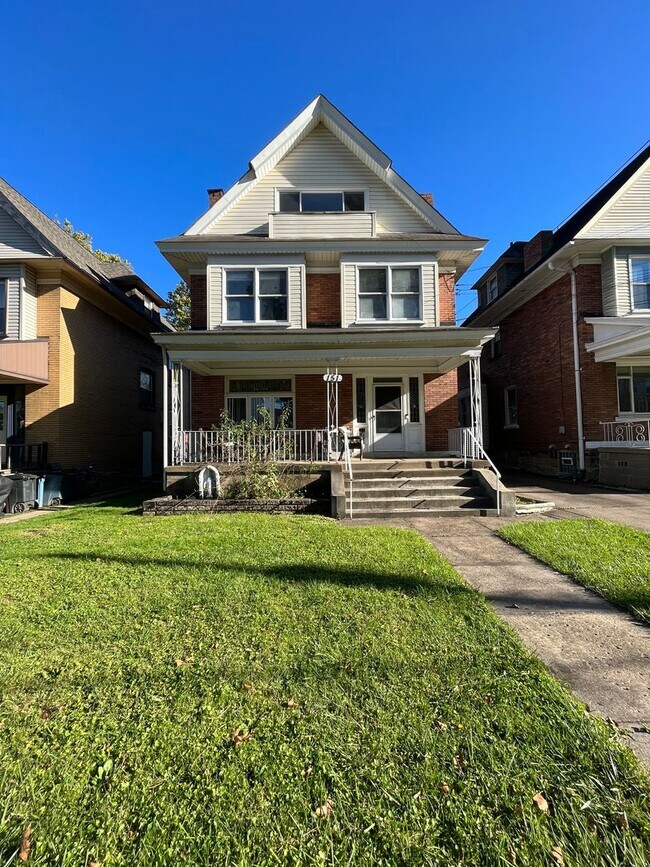 Building Photo - 151 Kendall Ave